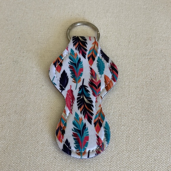 Handmade Indian Feather Print Key Chain With Secret Compartment - Picture 3 of 3